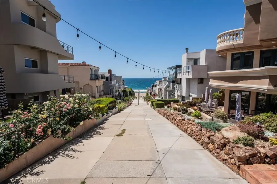 221 17th, Manhattan Beach, CA 90266 - #3