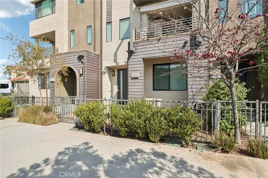 13225 Victory Boulevard, Valley Glen, CA 91401 - #2