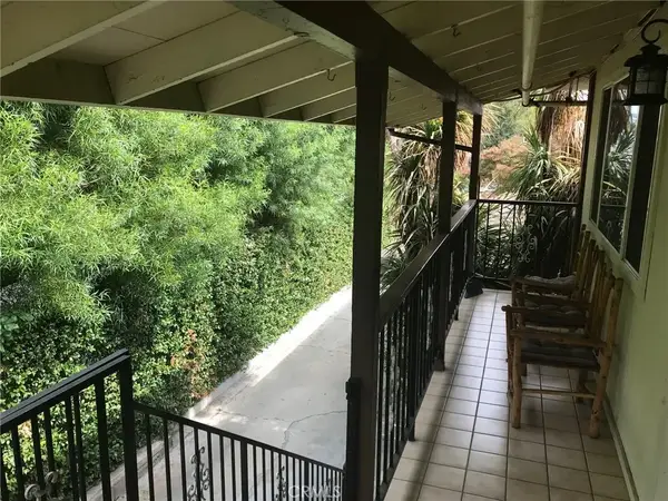 6927 Remmet, Canoga Park, CA 91303