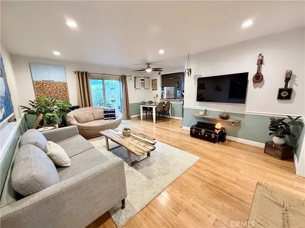 22030 Calvert #2, Woodland Hills, CA 91367