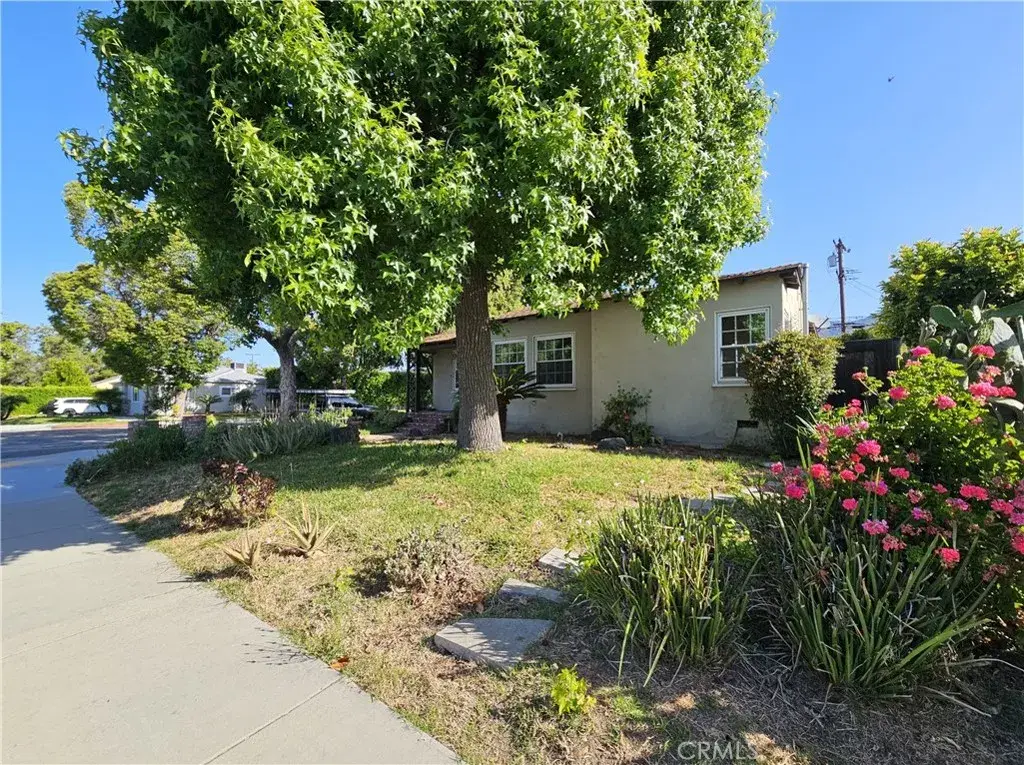 863 Omar Street, Glendale, CA 91202 - #1