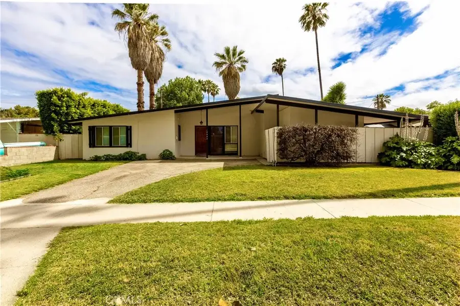 19552 Arminta Street, Reseda, CA 91335 - #2