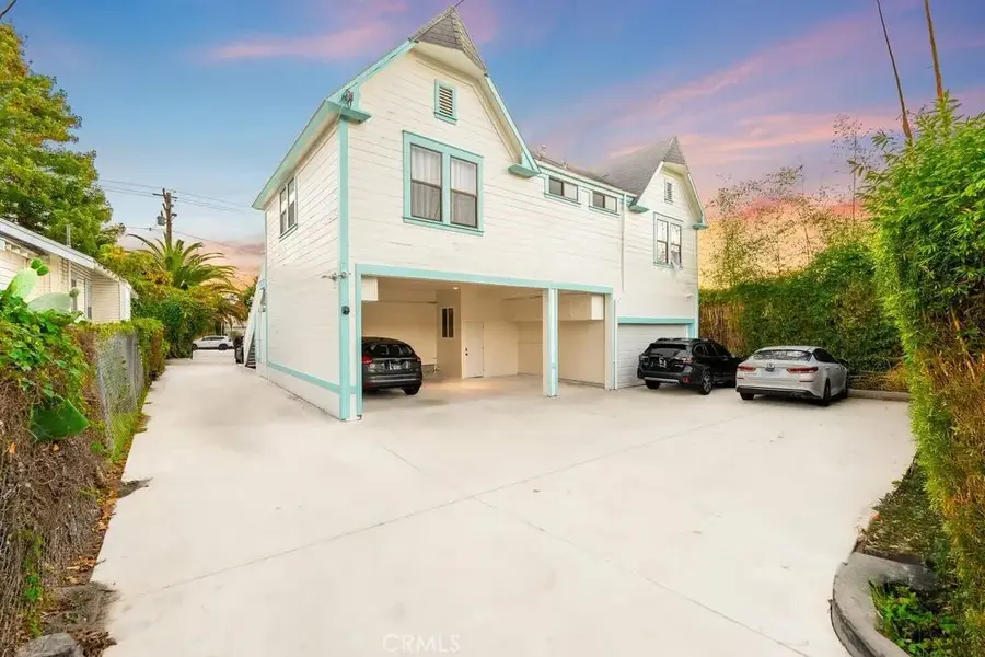 1033 E Santa Clara Street, San Buenaventura Ventura, CA 93001 - #2