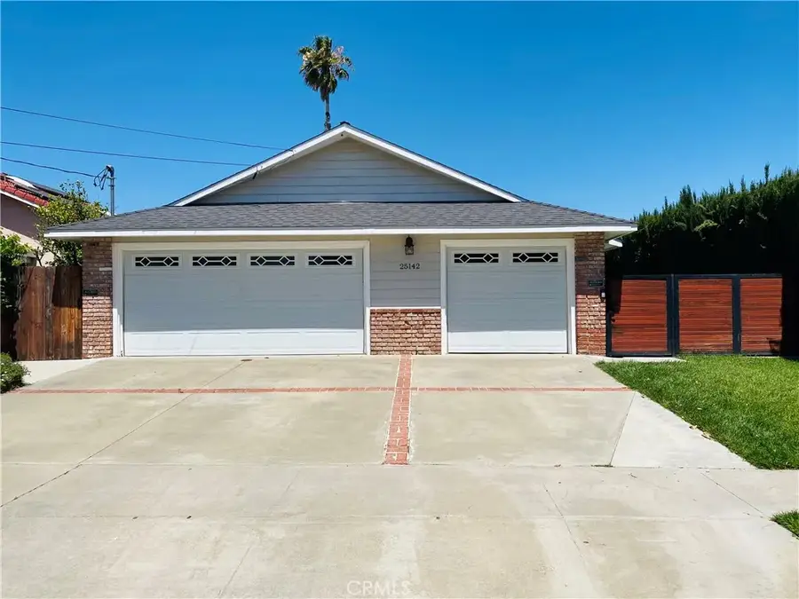 25142 Walnut St., Newhall, CA 91321 - #2