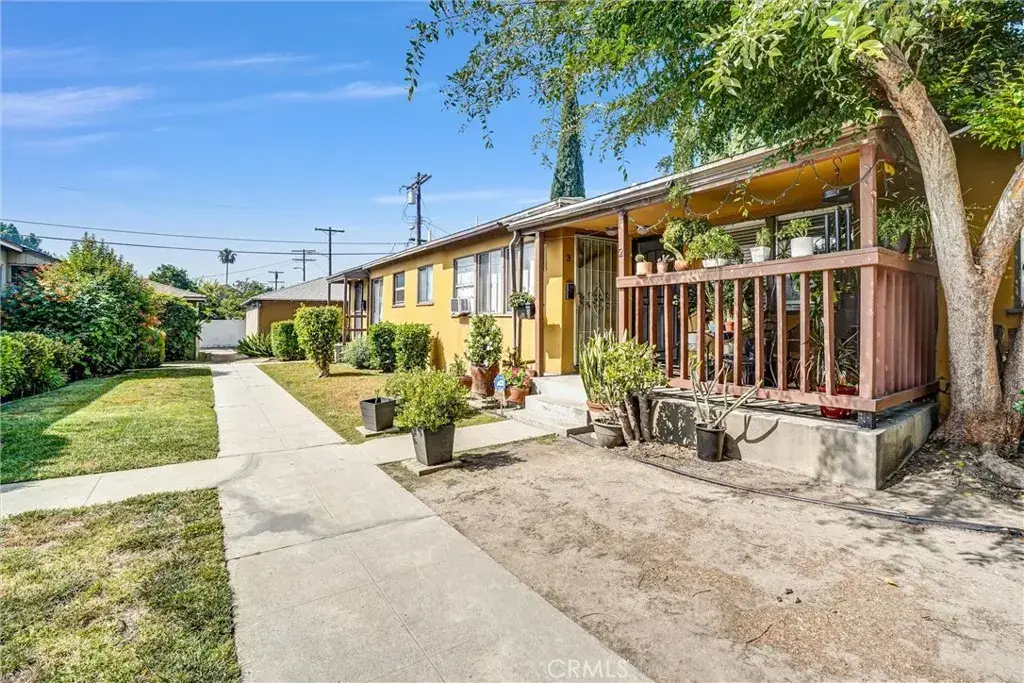 15212 Victory Blvd, Van Nuys, CA 91411 - #1