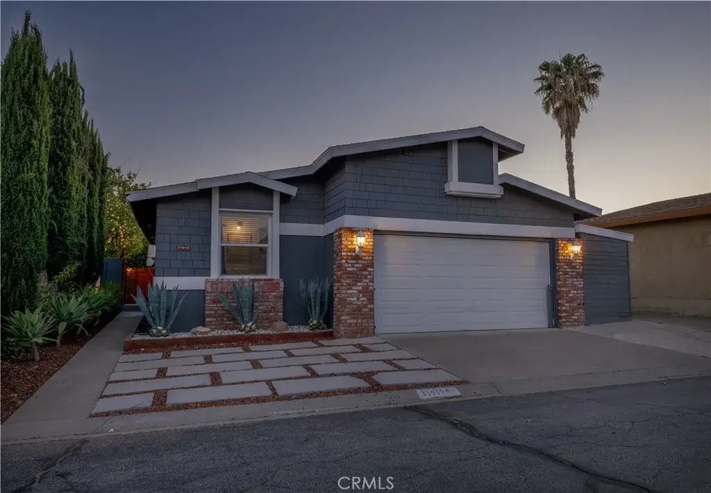 31919 Cinnabar, Castaic, CA 91384 - #1