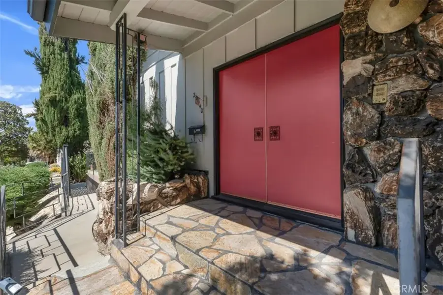 22040 Tiara Street, Woodland Hills, CA 91367 - #2