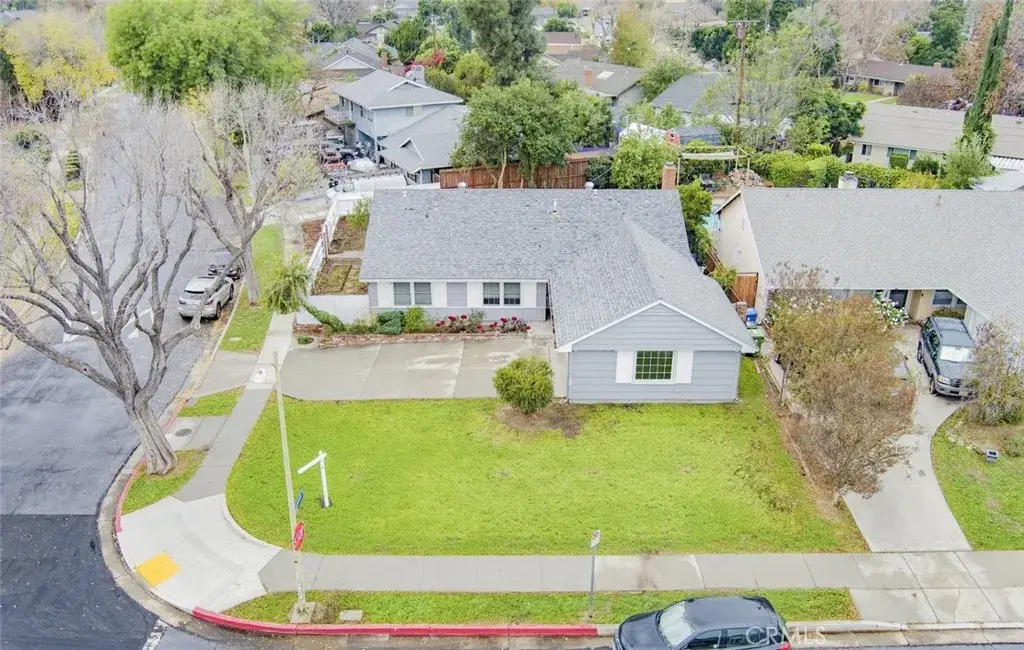 22201 Schoolcraft, Canoga Park, CA 91303 - #1