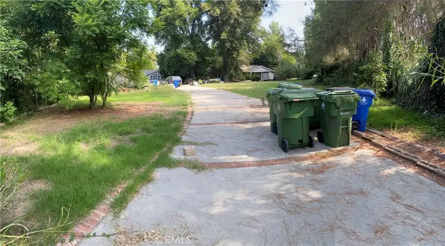 22665 Califa Street, Woodland Hills, CA 91367 - #3