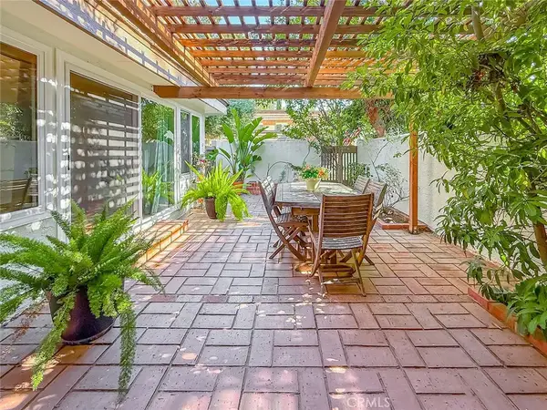 10439 Larwin Avenue, Chatsworth, CA 91311