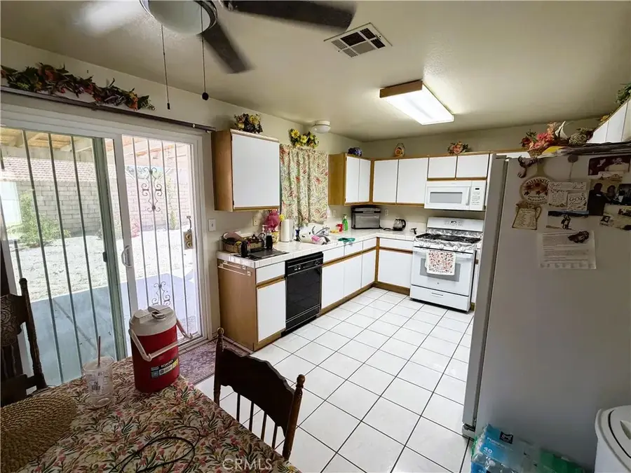 37822 Antibes Court, Palmdale, CA 93552 - #3