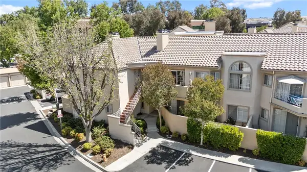 23921 Del Monte Dr #34, Valencia, CA 91355