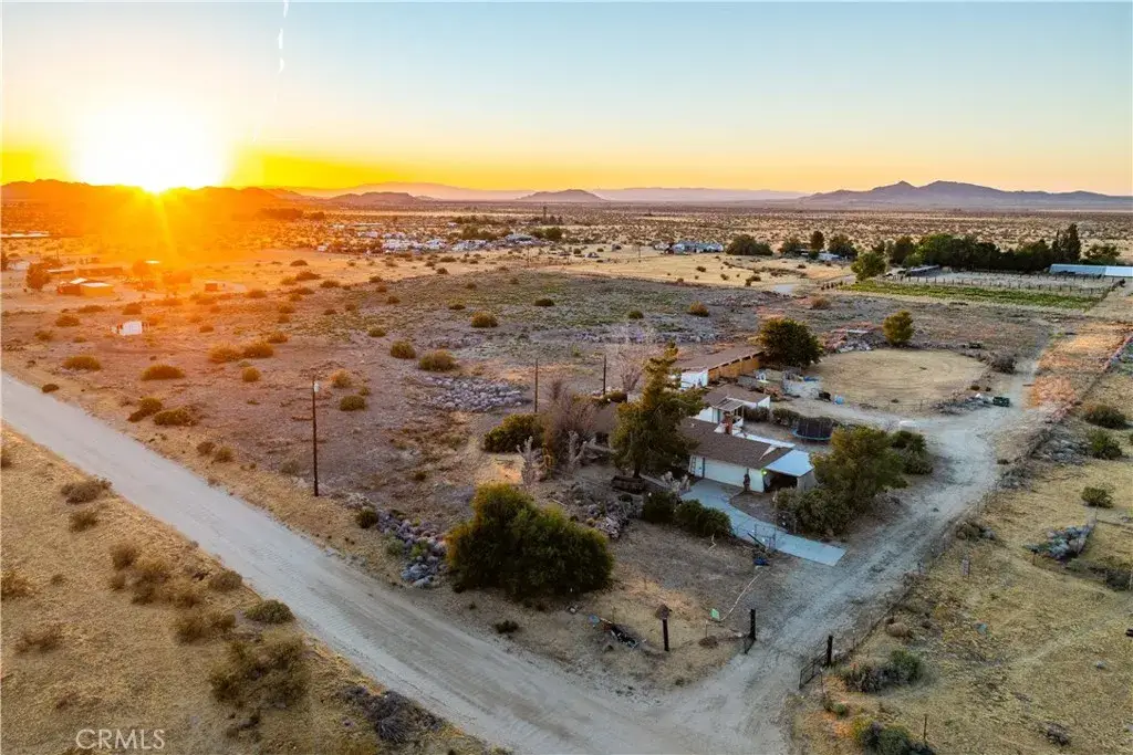 20539 E Avenue R, Palmdale, CA 93591 - #1