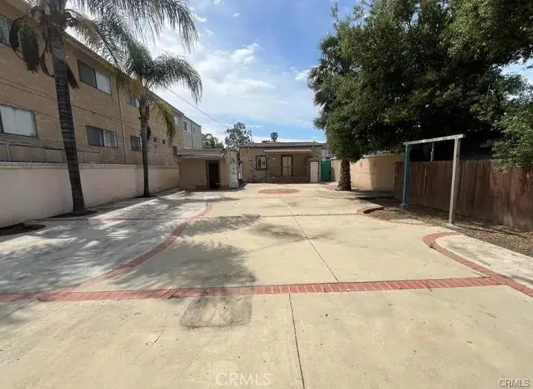 14717 Victory Boulevard, Van Nuys, CA 91411 - #1