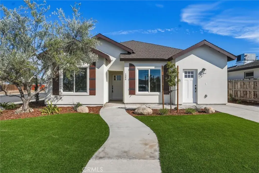 1646--1646 .5 Clinton Street, Delano, CA 93215 - #1