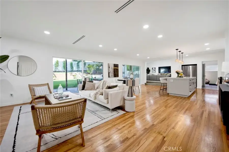 4210 Sepulveda Boulevard, Sherman Oaks, CA 91403 - #2