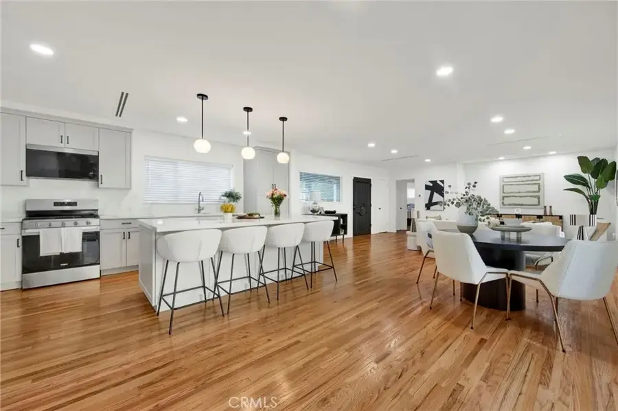 4210 Sepulveda Boulevard, Sherman Oaks, CA 91403 - #3