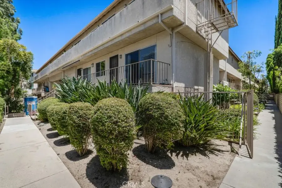 10215 Variel Avenue #14, Chatsworth, CA 91311 - #3