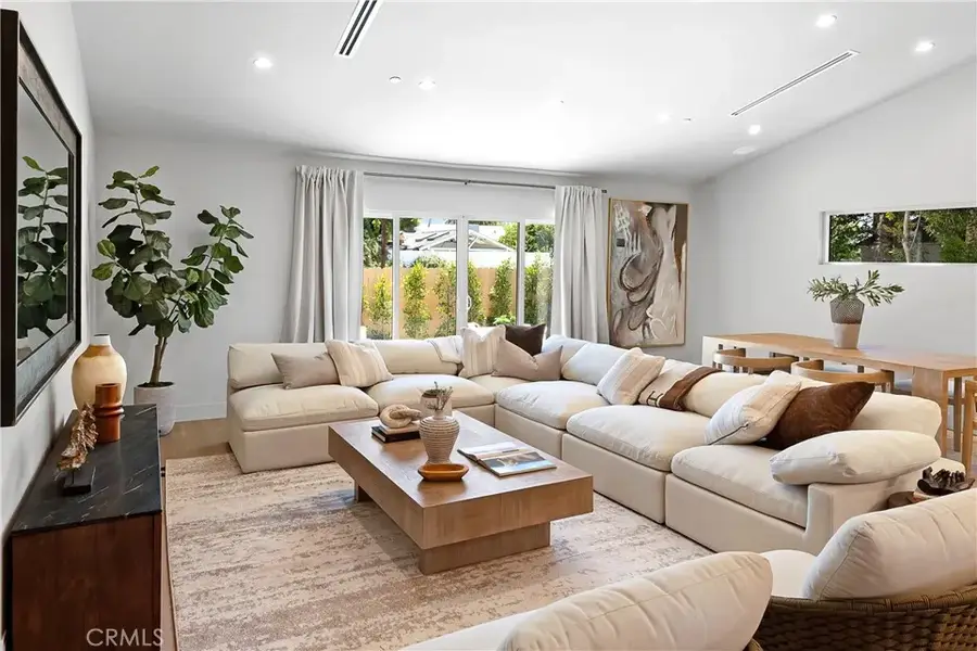 5944 Lasaine, Encino, CA 91316 - #2