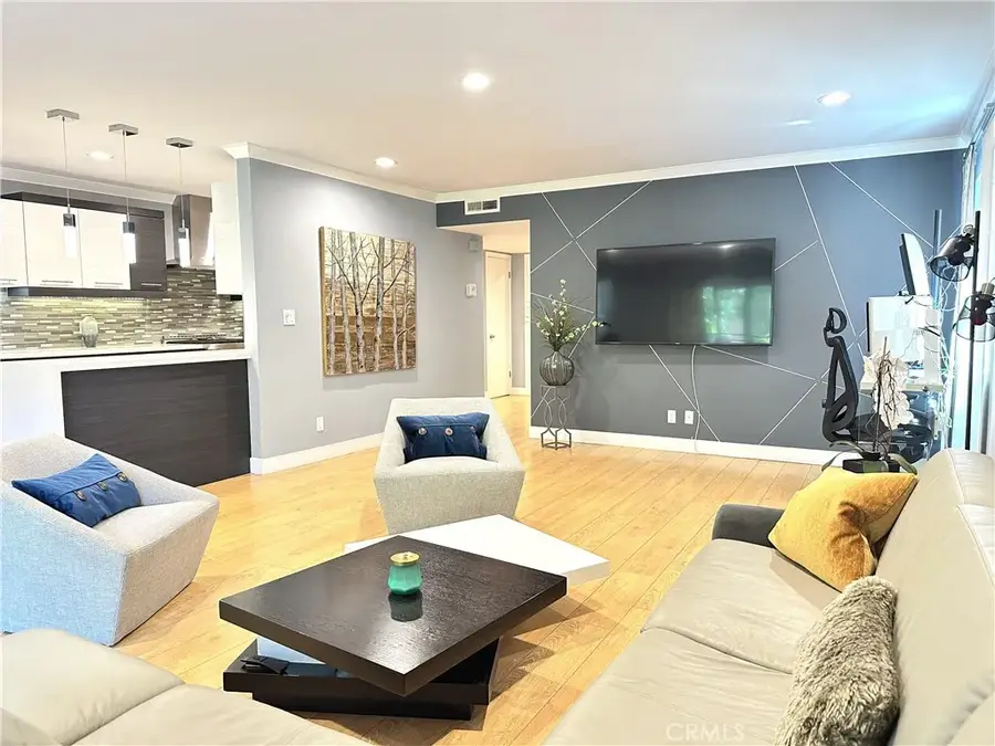6720 Hillpark Drive #204, Los Angeles, CA 90068 - #2