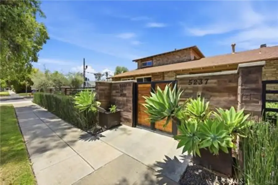 5237 Topanga Canyon, Woodland Hills, CA 91364 - #2