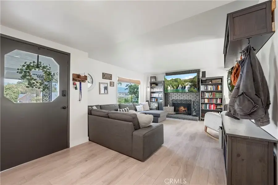 28019 Deep Creek, Canyon Country, CA 91387 - #3
