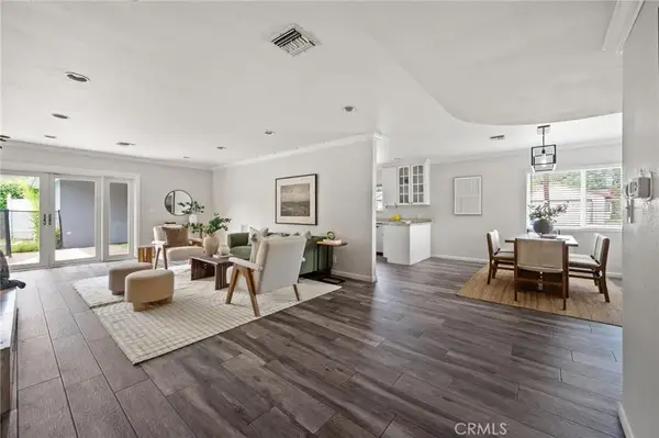 7027 Gloria Avenue, Lake Balboa, CA 91406