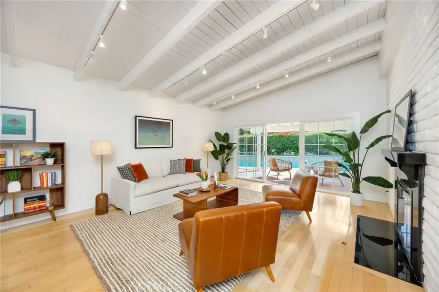 5901 Nita Avenue, Woodland Hills, CA 91367 - #3