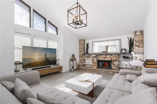 19865 Hiawatha Street, Chatsworth, CA 91311