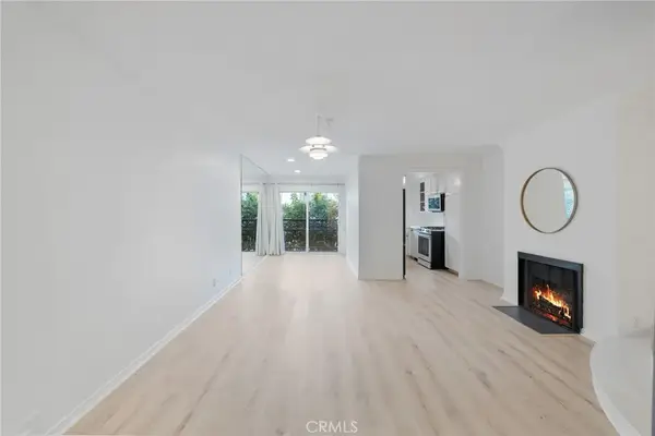 1355 N Sierra Bonita #208, Los Angeles, CA 90046
