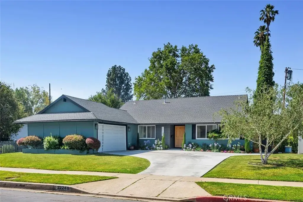 22240 Hart, Canoga Park, CA 91303 - #1