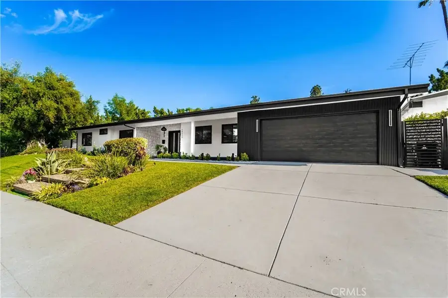 24320 Bessemer Street, Woodland Hills, CA 91367 - #2