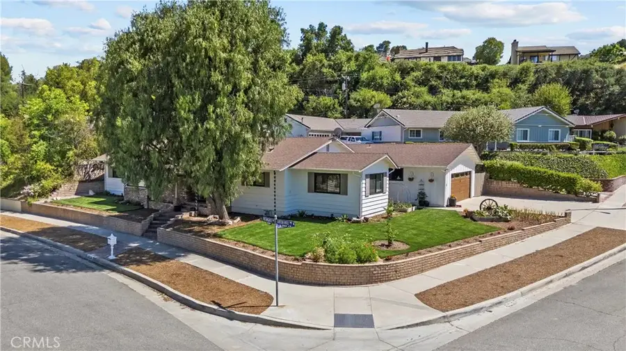 23626 Neargate, Newhall, CA 91321 - #2