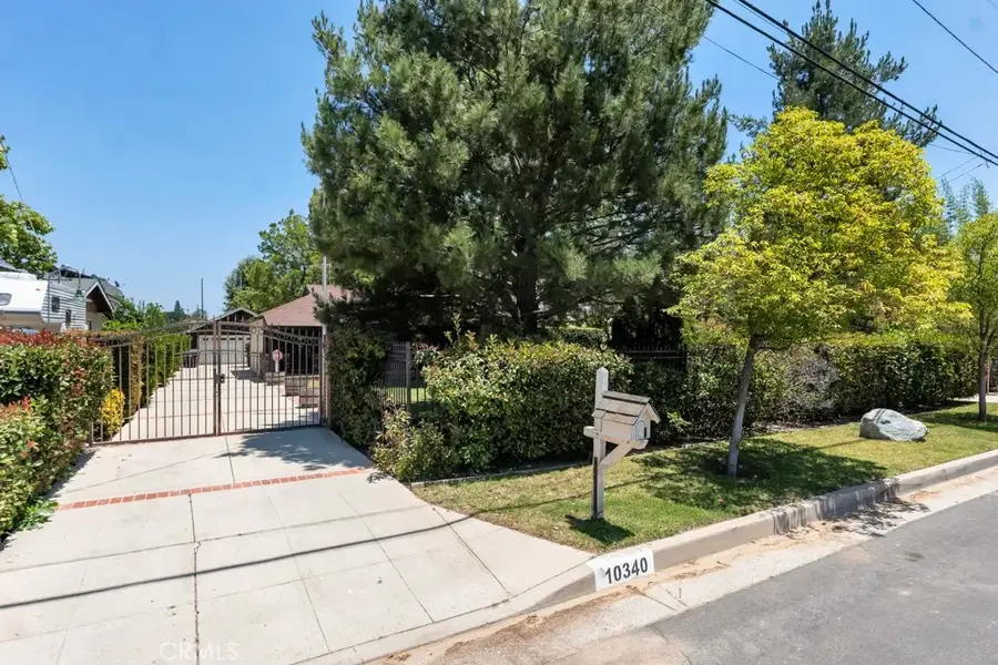 10340 Independence Avenue, Chatsworth, CA 91311 - #2