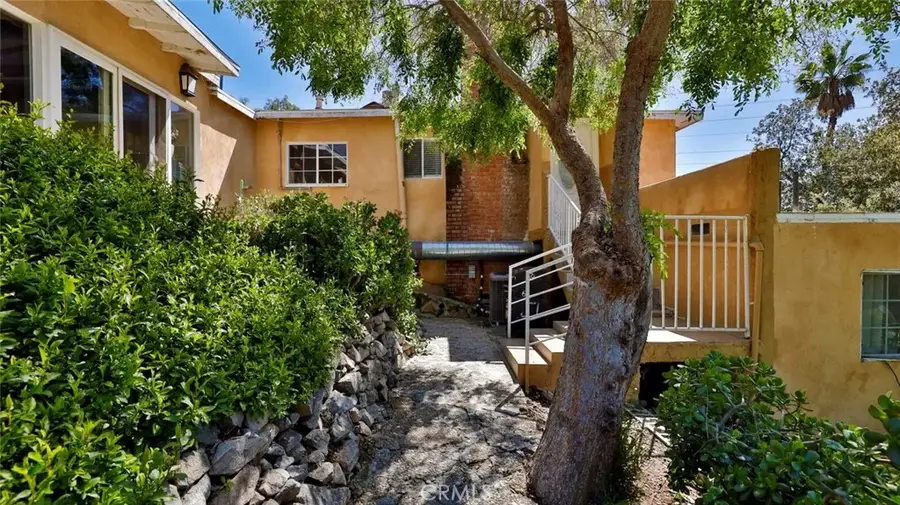 10058 Sunland Boulevard, Sunland, CA 91040 - #3