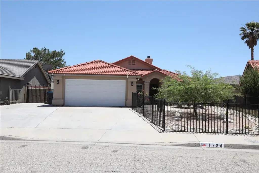 1724 High Vista, Palmdale, CA 93550 - #1