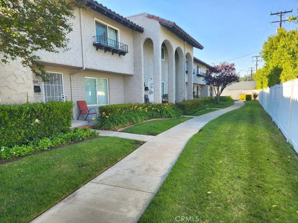 24223 La Glorita Circle, Newhall, CA 91321 - #1