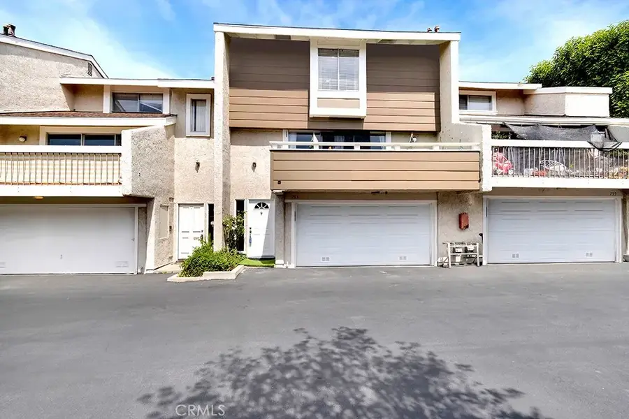 753 Warwick Ave, Thousand Oaks, CA 91360 - #3