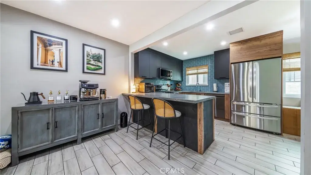 7422 Hazeltine, Van Nuys, CA 91405 - #1