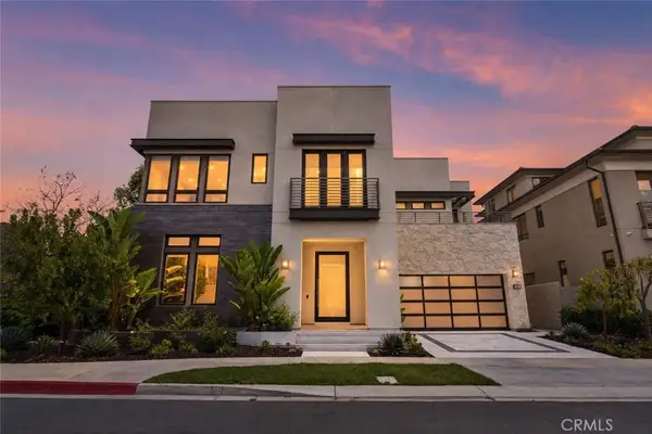 61 Iluna, Irvine, CA 92618