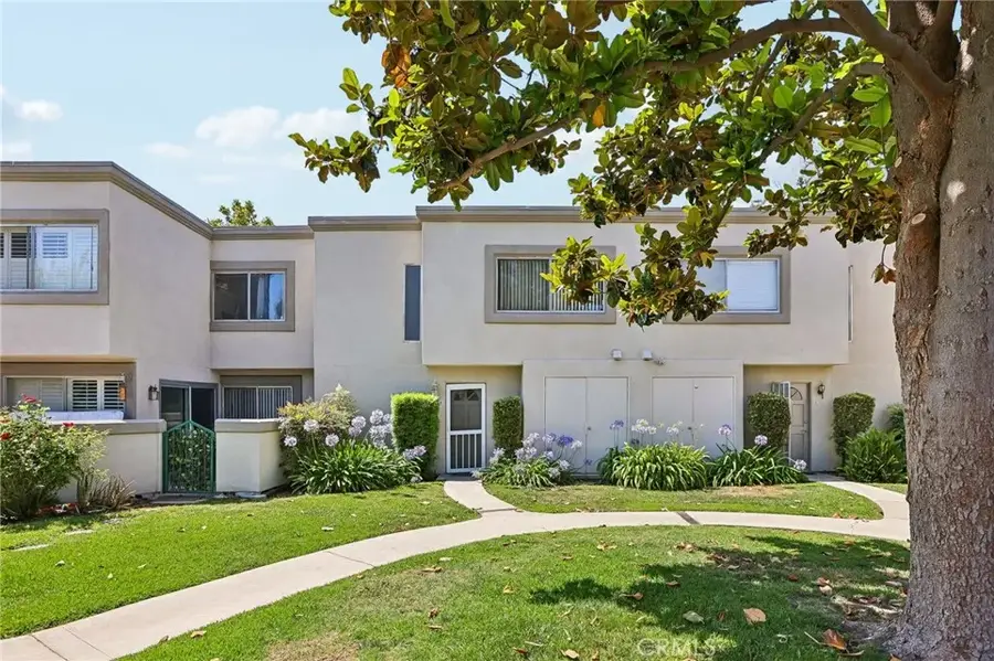 18530 Mayall Street #D, Northridge, CA 91324 - #2