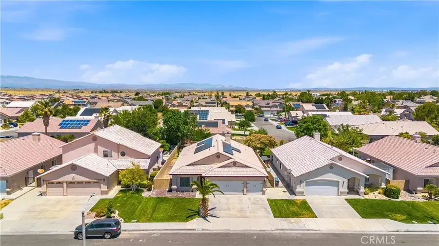 4121 W Avenue J6, Lancaster, CA 93536 - #2
