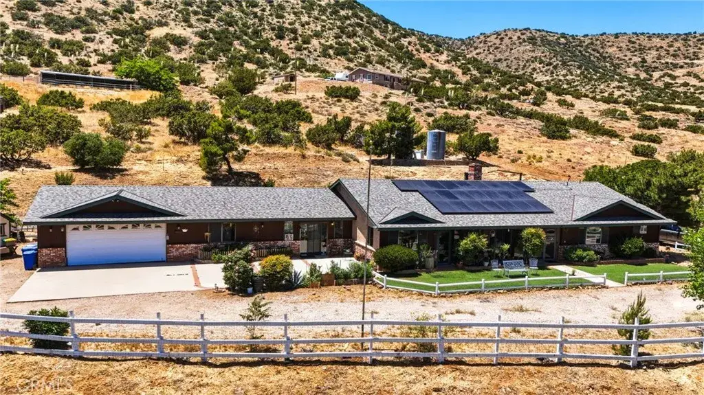 1661 Twin Butte, Palmdale, CA 93551 - #1