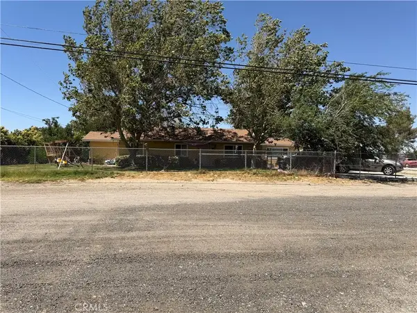 3153 E Avenue H4, Lancaster, CA 93535