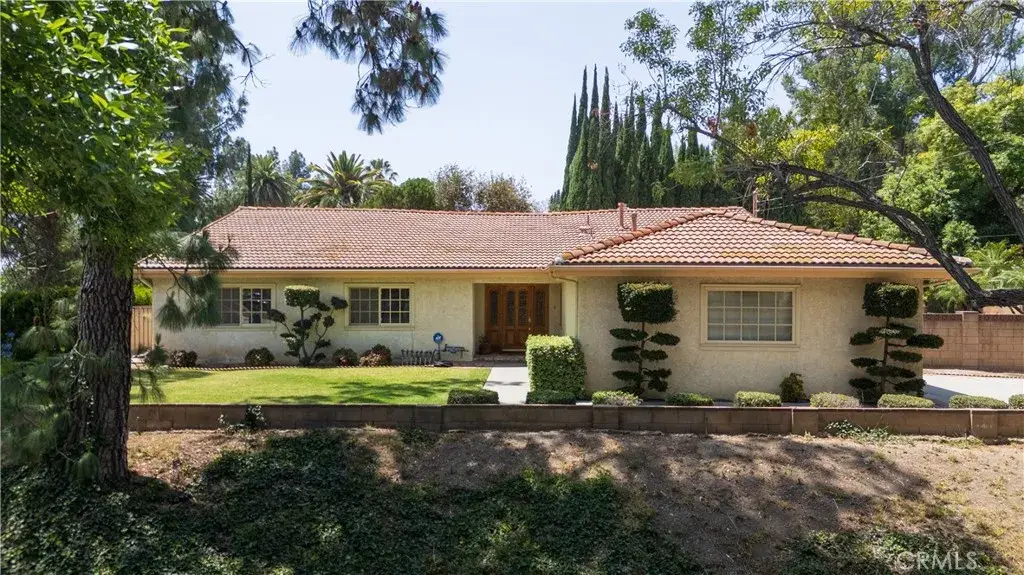 19600 Kingsbury Street, Chatsworth, CA 91311 - #1