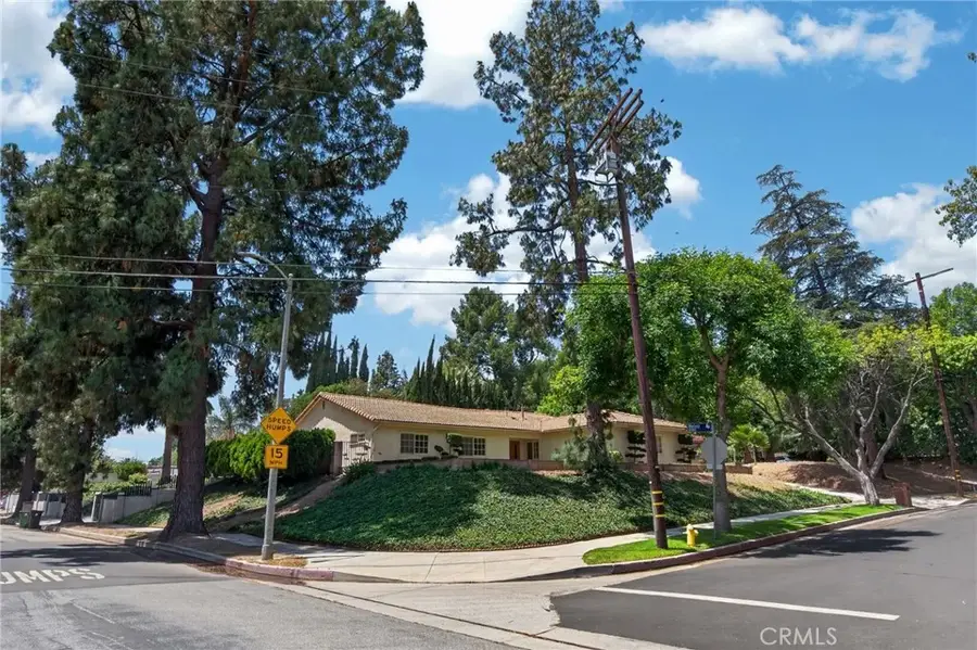 19600 Kingsbury Street, Chatsworth, CA 91311 - #3