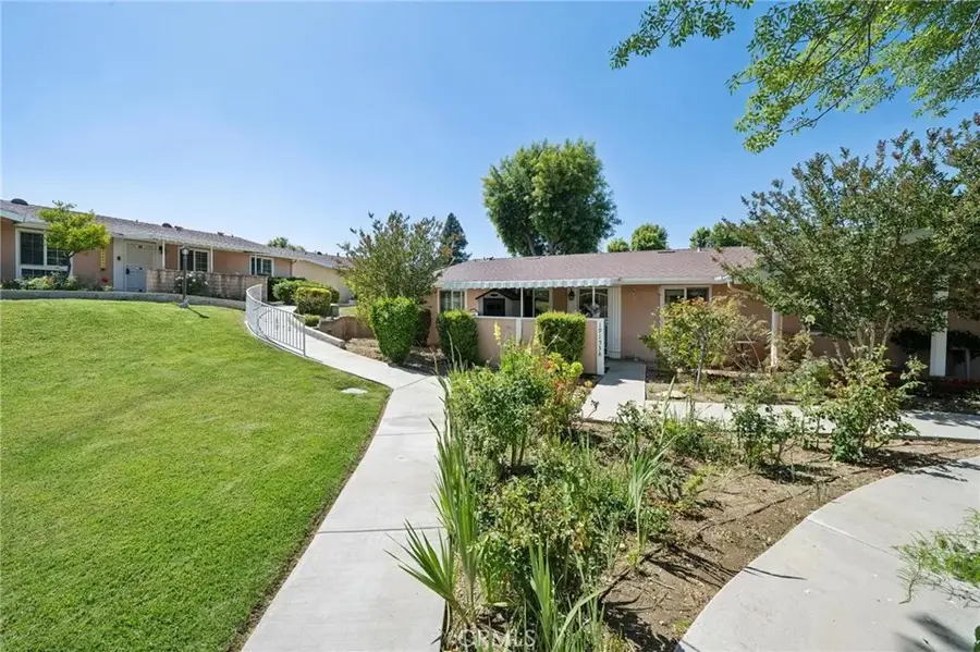 19153 Avenue Of The Oaks #A, Newhall, CA 91321 - #2