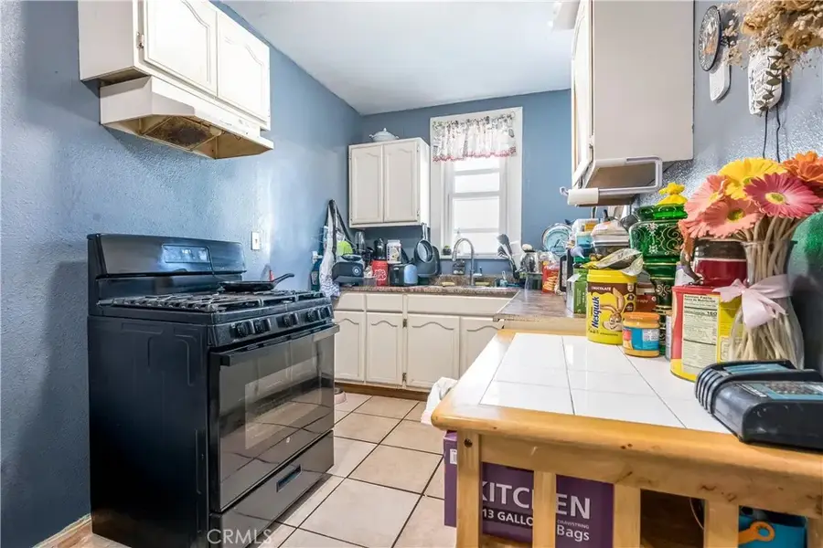 821-823 W 98th Street, Los Angeles, CA 90044 - #2