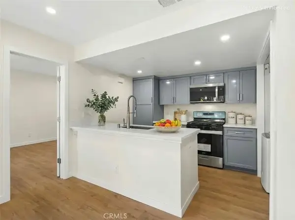 10237 De Soto #A, Chatsworth, CA 91311