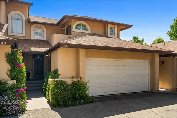 22914 Banyan Pl #201, Saugus, CA 91390